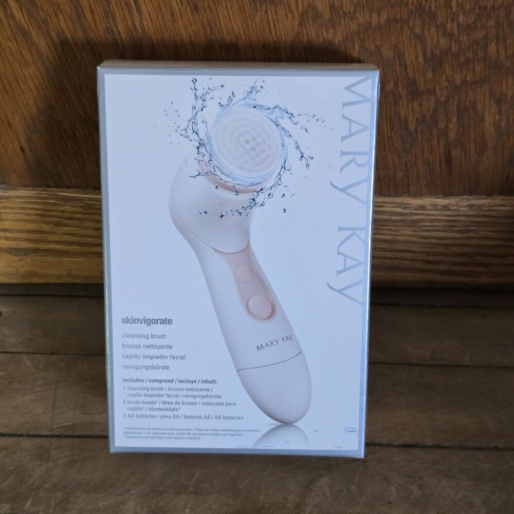 Mary Kay SKINVIGORATE Cleansing Brush 2 BrushHeads Batteries 066319 Never Used